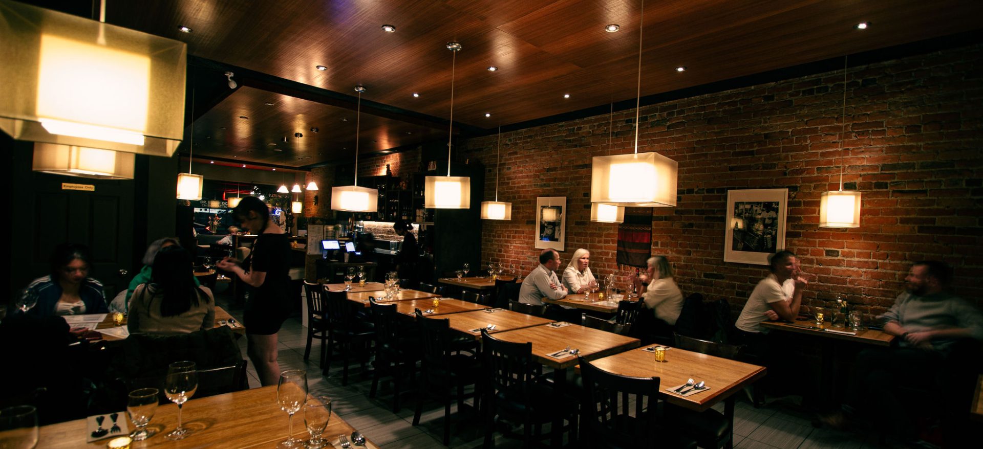 downtown victoria busy dining room